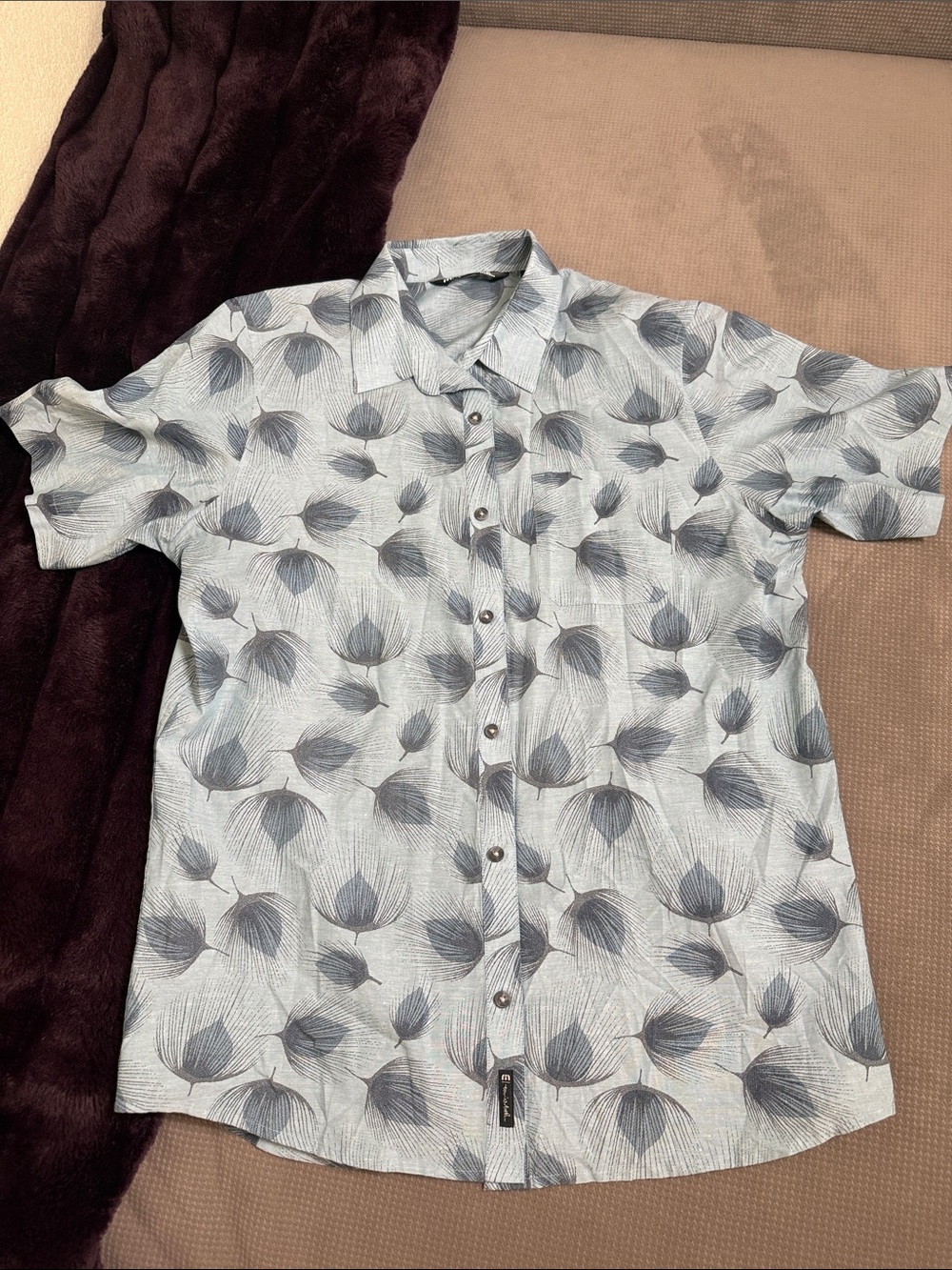 TravisMathew Floral Print Short Sleeve Button Down Shirt M